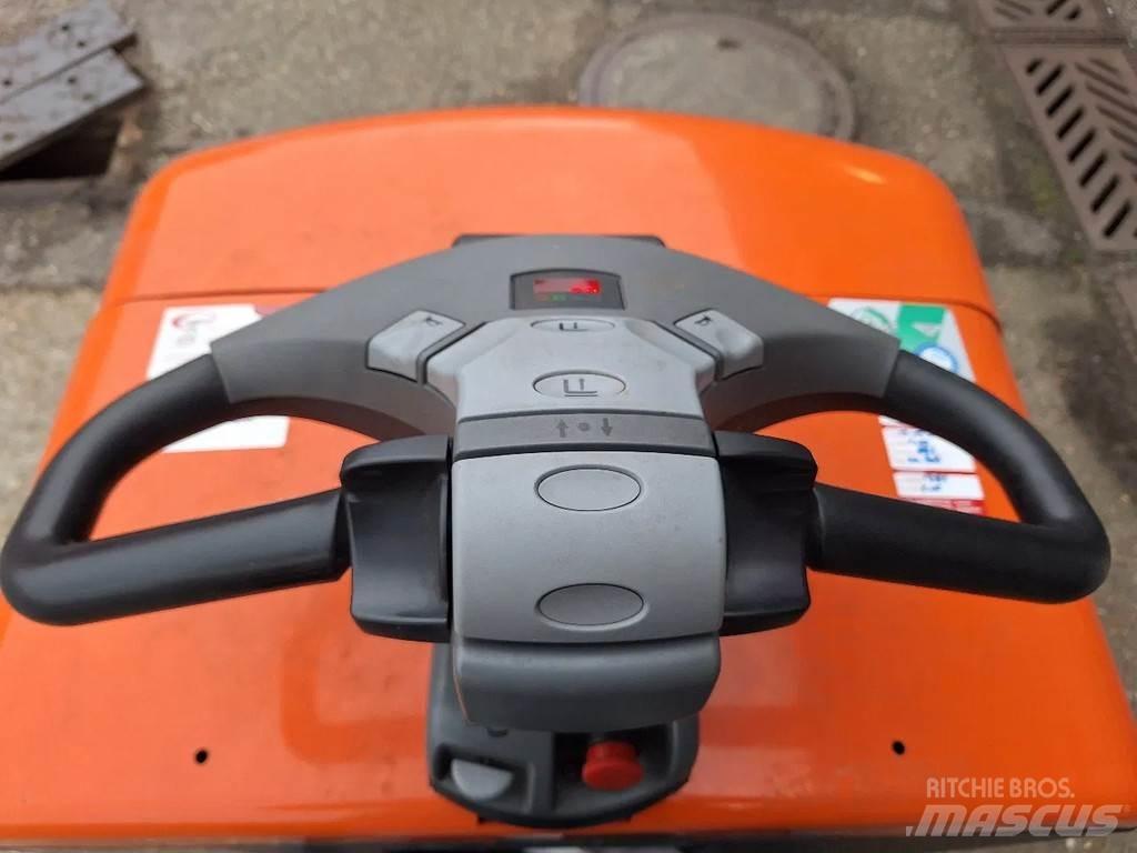 BT OSE120CB 中端式裝載機