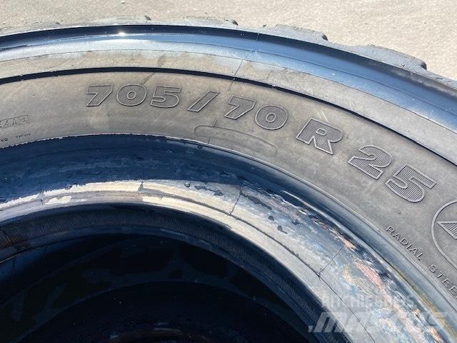Michelin 705/70 R25 輪胎、車輪和輪圈