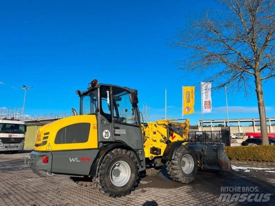 Wacker Neuson WL44 輪胎式裝載機