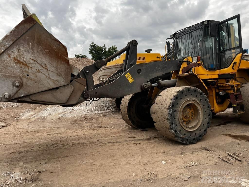 Volvo L 120 F 輪胎式裝載機