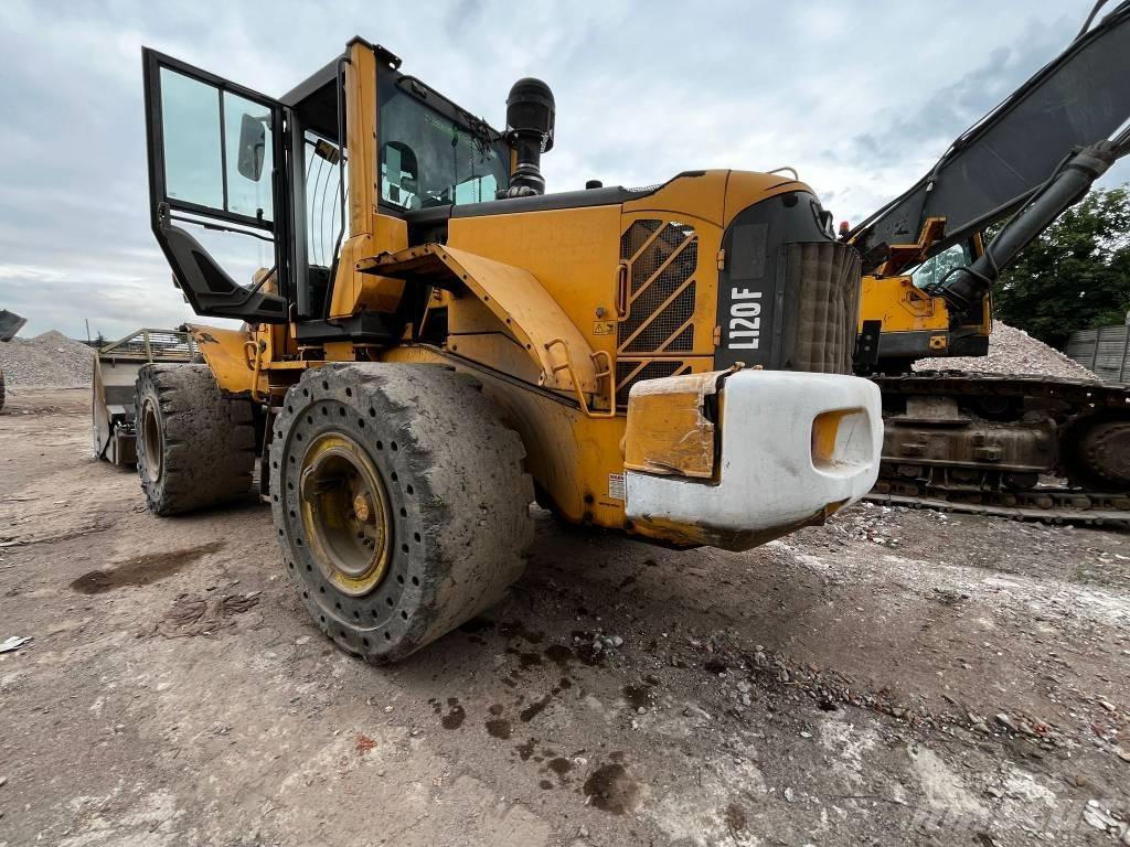 Volvo L 120 F 輪胎式裝載機