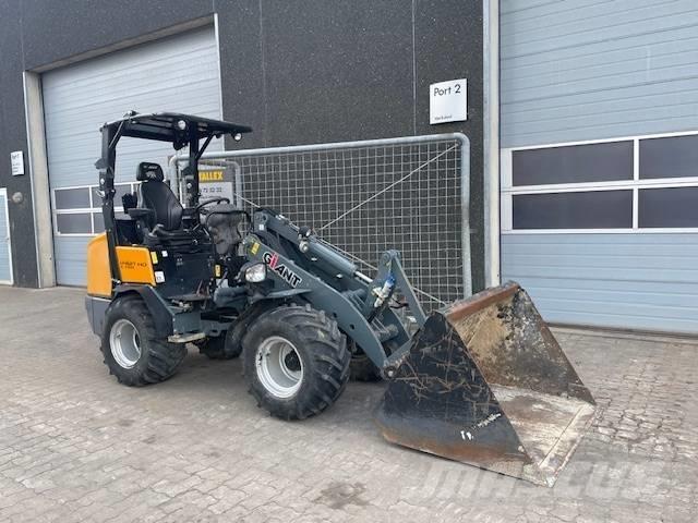 GiANT V452T X-TRA HD 小型裝載機
