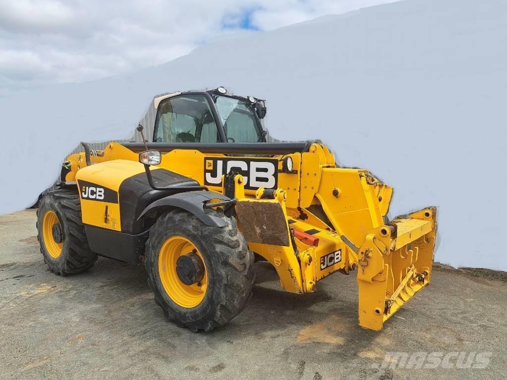 JCB 535-125 伸縮臂操作車