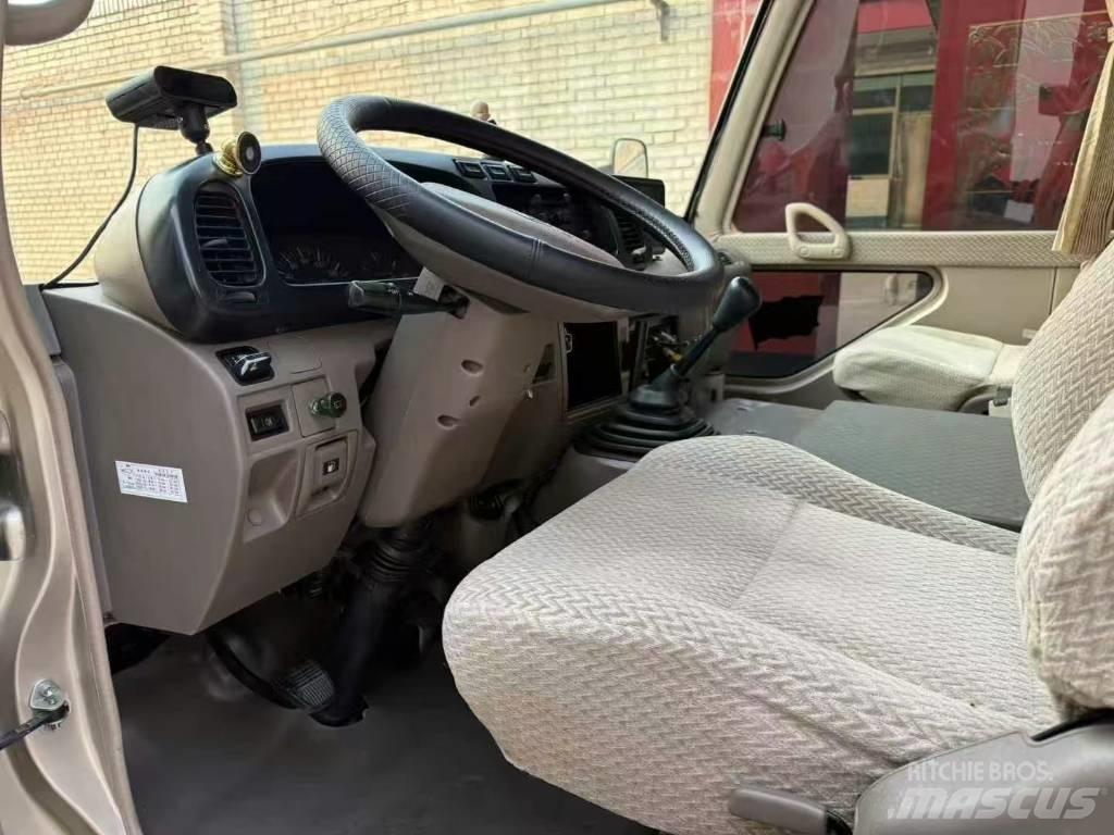 Toyota Coaster Bus 迷你巴士