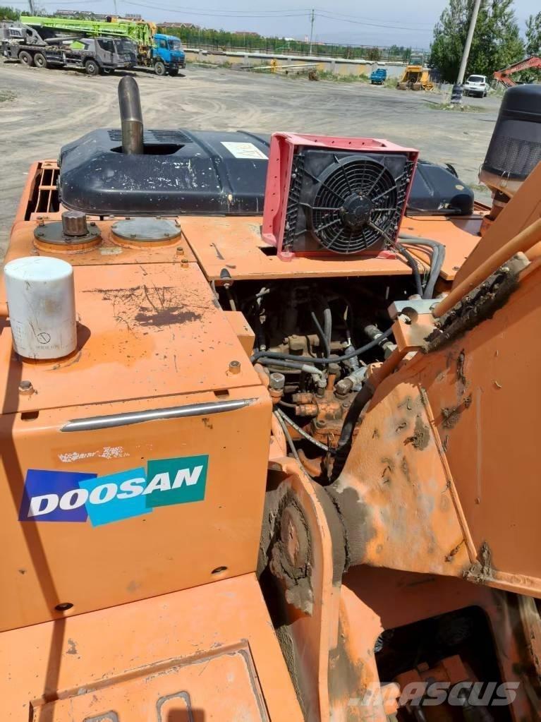 Doosan DH210W-7 旋轉式挖土機/掘鑿機/挖掘機