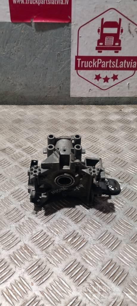 MAN TGA   81255016035 駕駛室與內部
