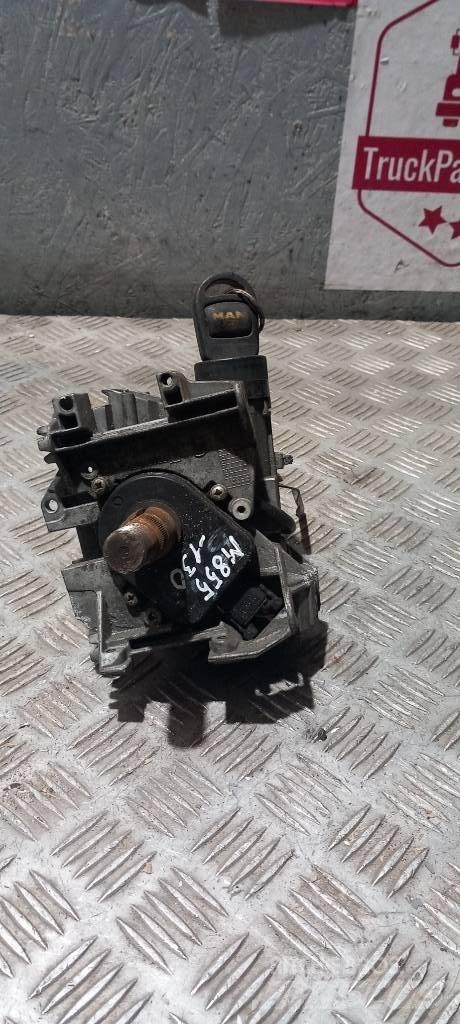 MAN TGA   81255016035 駕駛室與內部