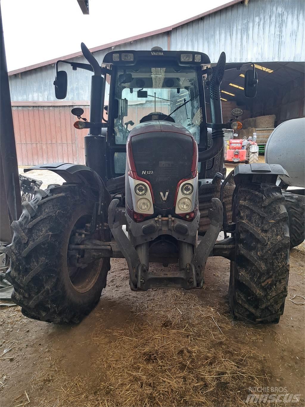 Valtra N123 曳引機
