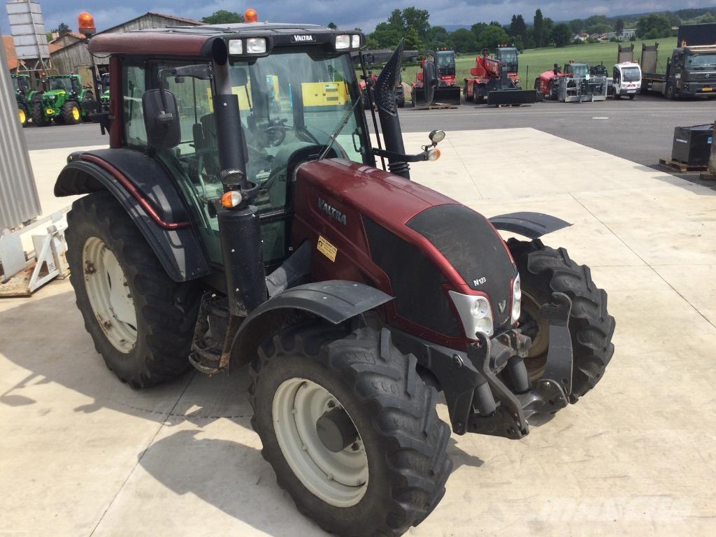 Valtra N123 曳引機