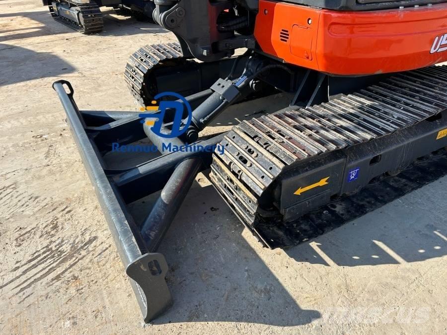 Kubota U 55 小型挖土機/掘鑿機<7t(小型挖掘機)