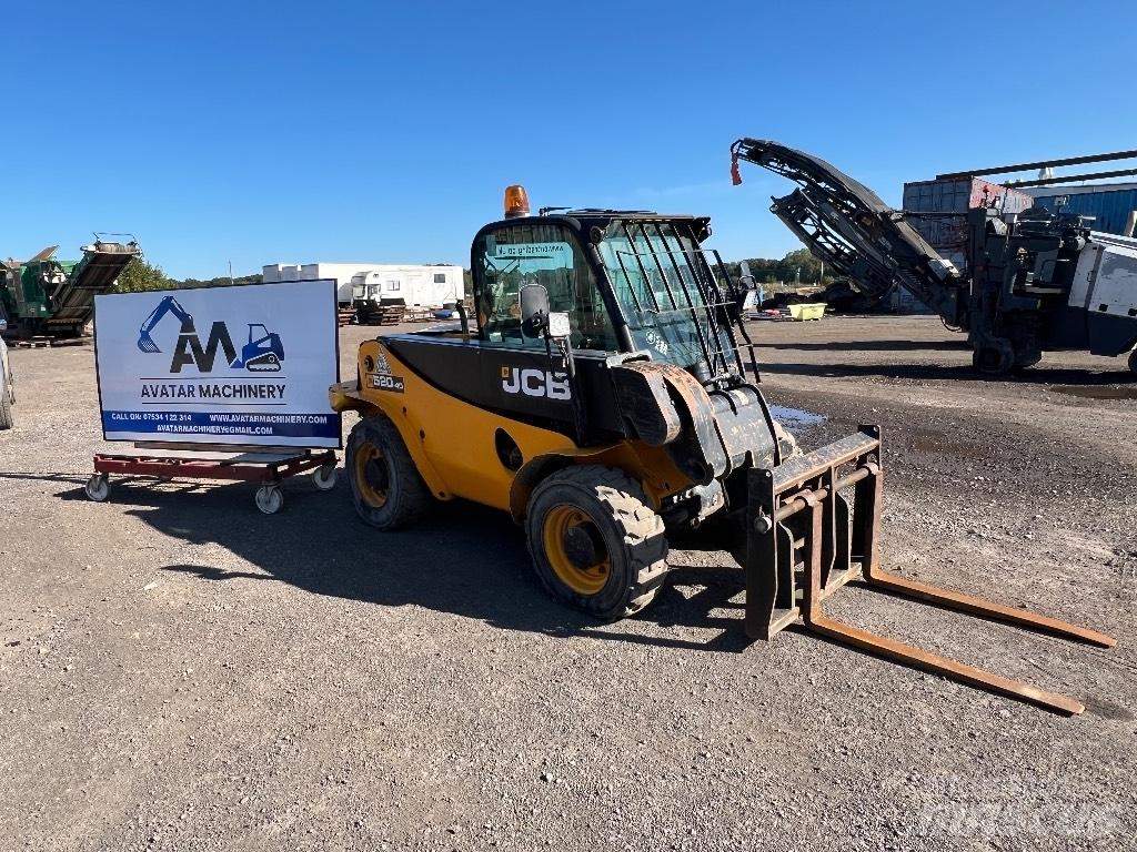 JCB 520-40 伸縮臂操作車
