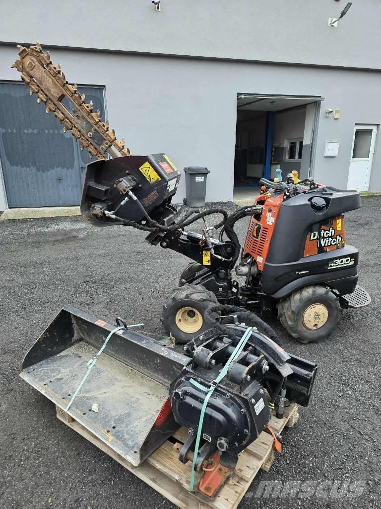 Ditch Witch R300 掘溝機