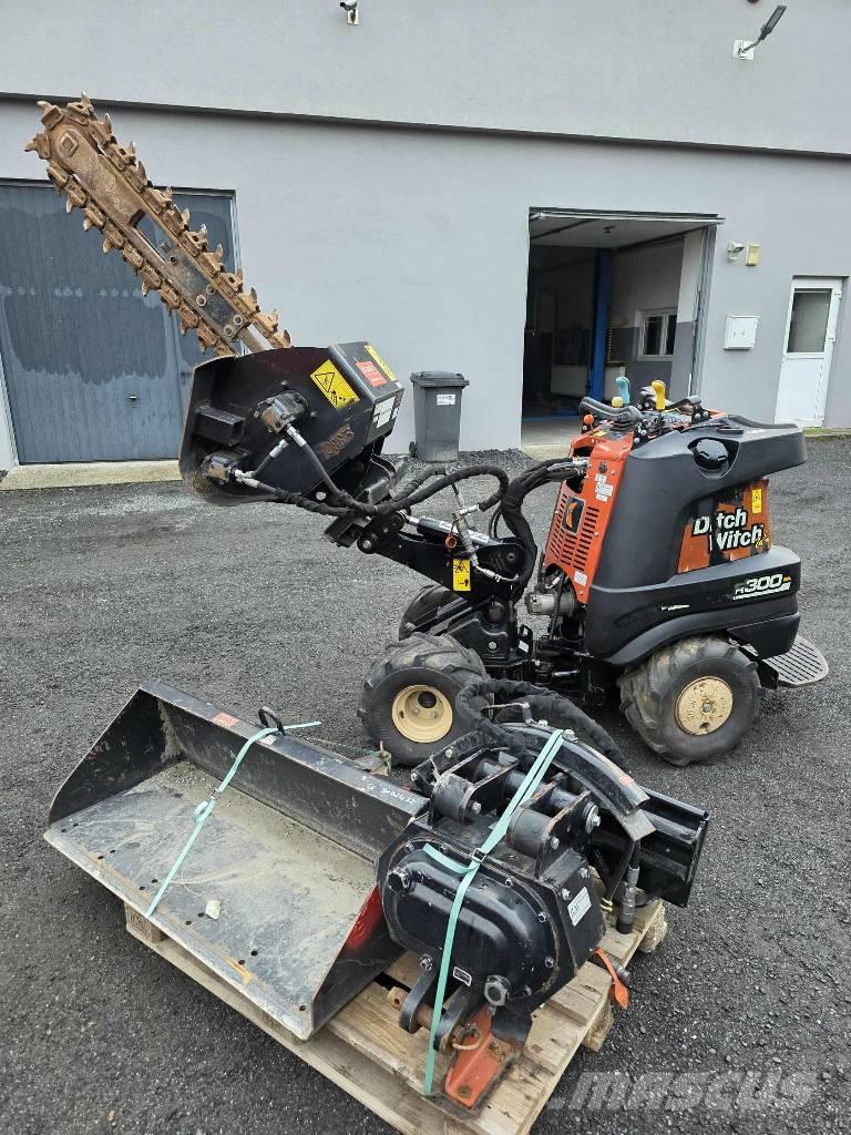 Ditch Witch R300 掘溝機
