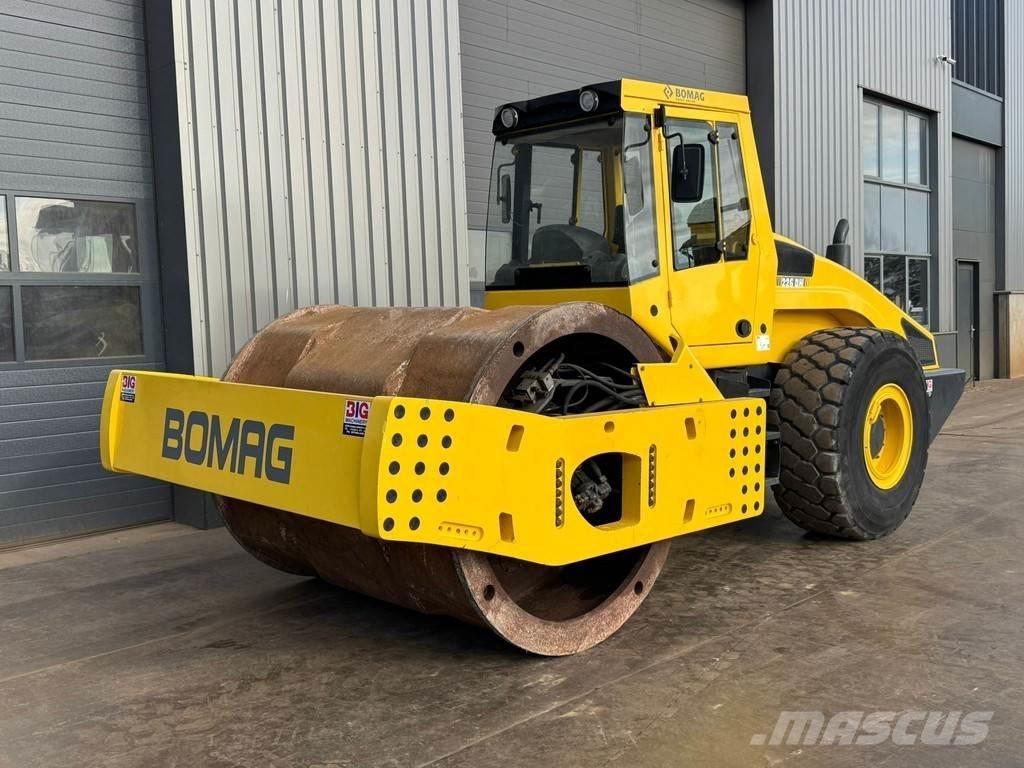 Bomag BW226 單輪滾壓機