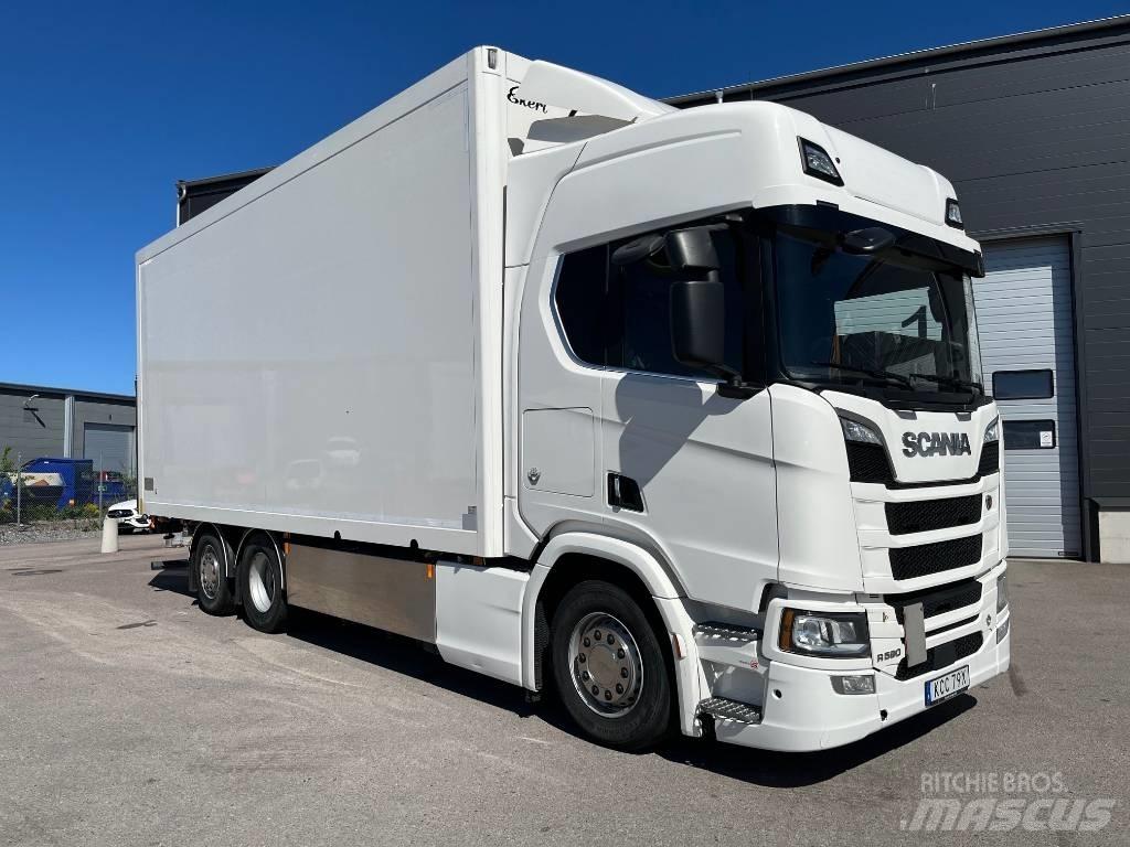 Scania R590 貨箱式卡車