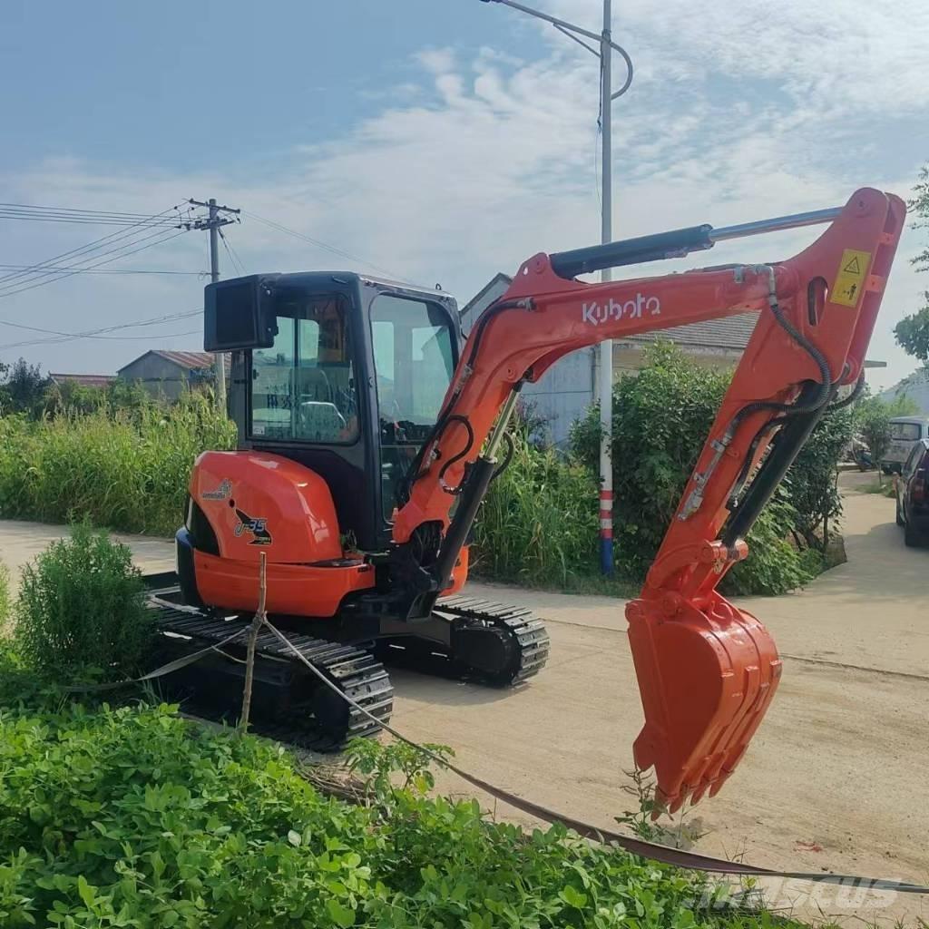 Kubota U 35 小型挖土機/掘鑿機<7t(小型挖掘機)