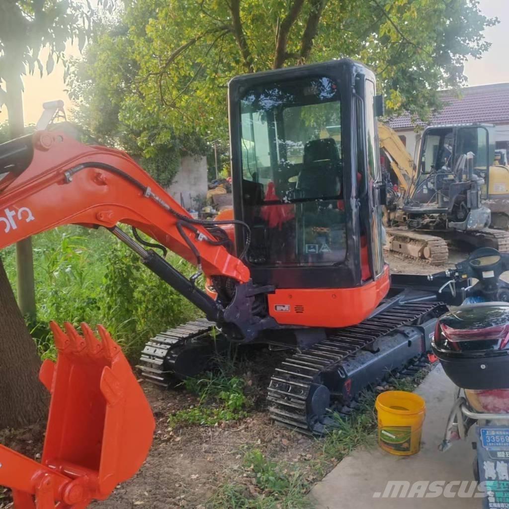 Kubota U 35 小型挖土機/掘鑿機<7t(小型挖掘機)