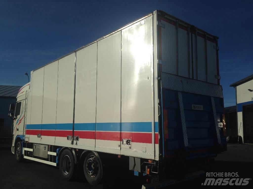 DAF XF105.510 6x2/48 貨箱式卡車