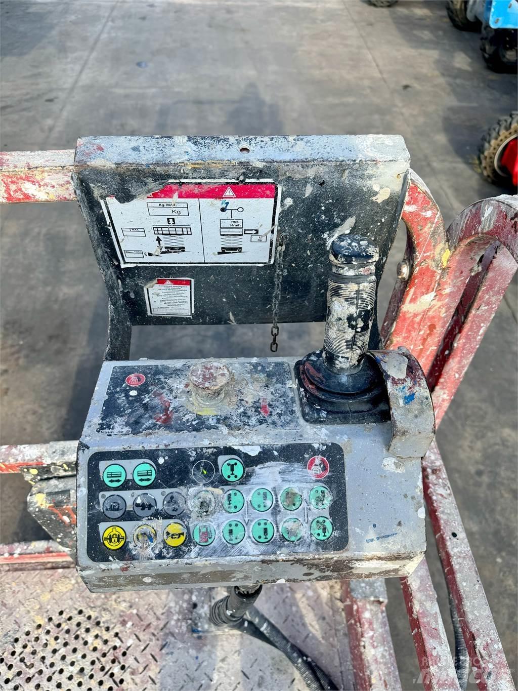 Haulotte C12DX 剪式升降機