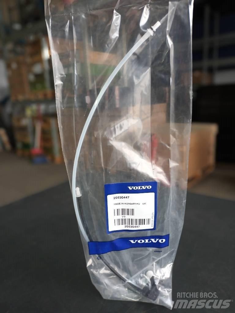 Volvo VALVE 20530447 駕駛室與內部