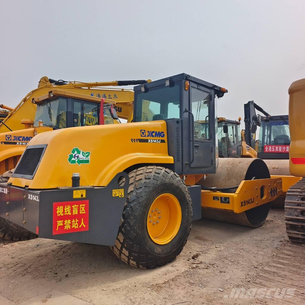 XCMG XS 143 J 單輪滾壓機