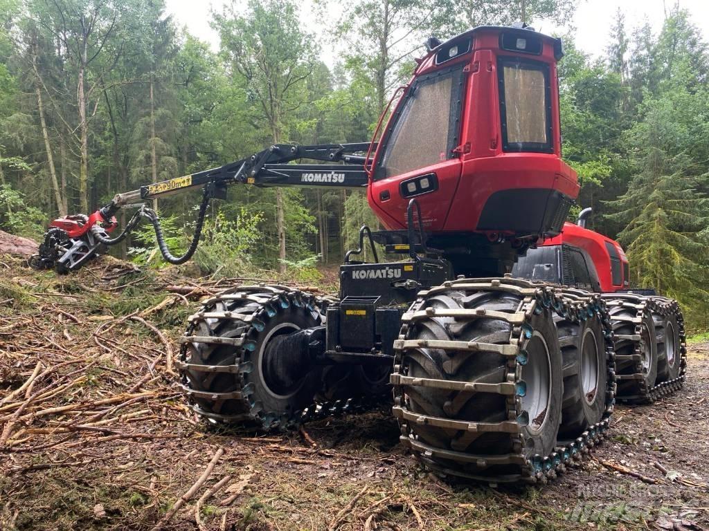 Komatsu 931 XC 收穫機