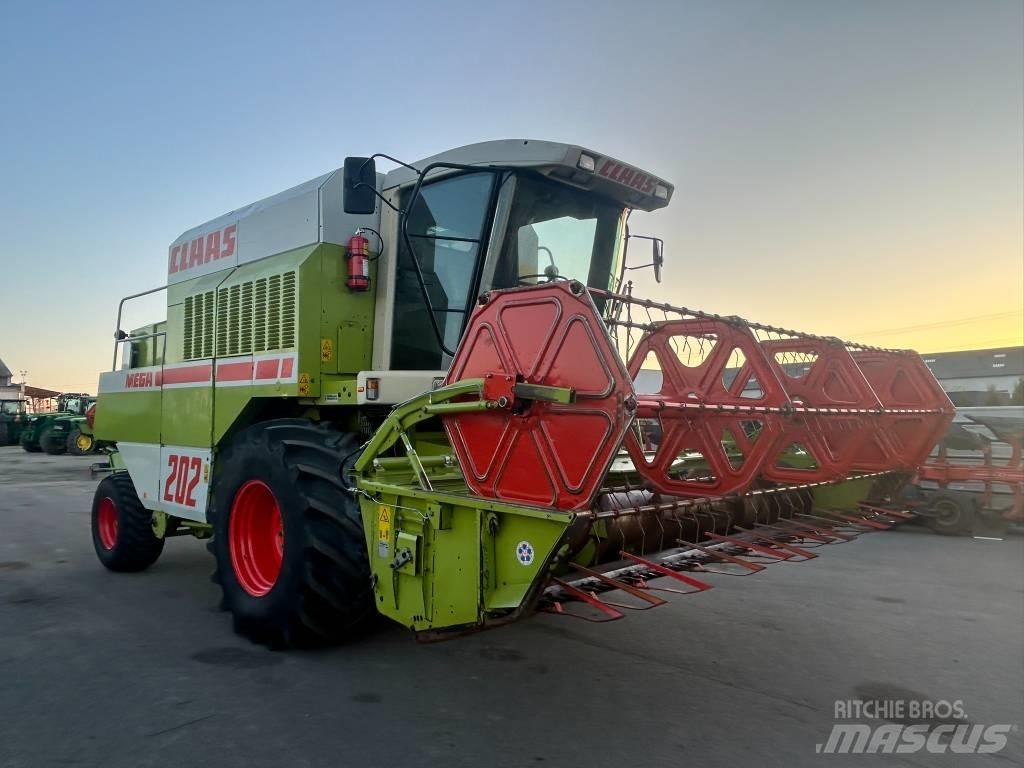 CLAAS Mega 202 聯合收穫機