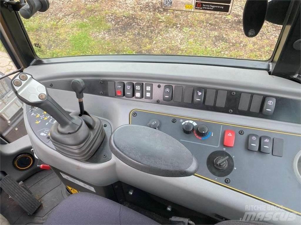 JCB 406 AGRI 輪胎式裝載機