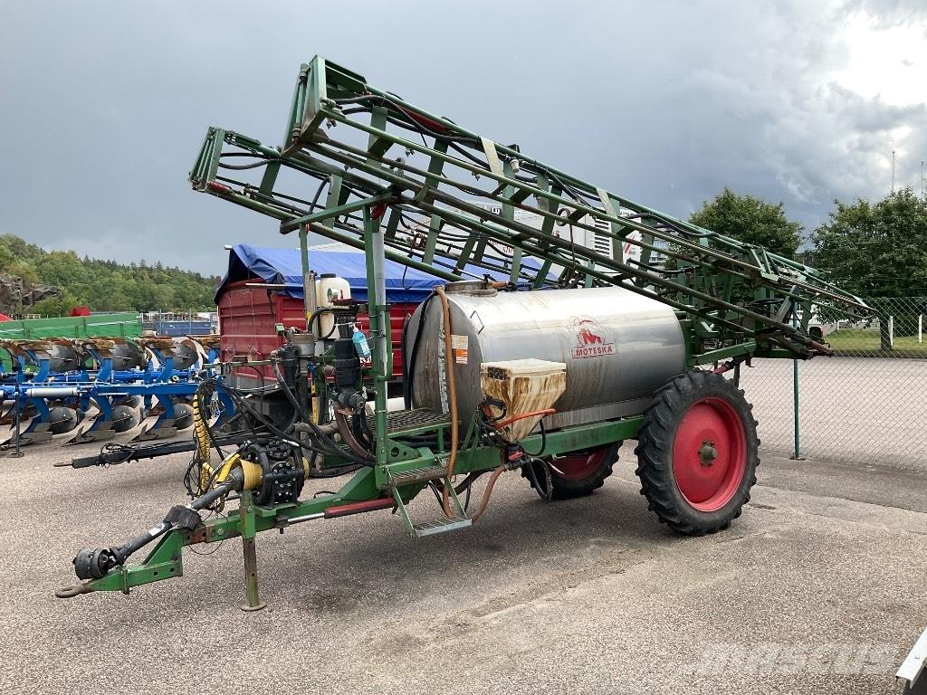 Moteska 2500 牽引式噴霧機