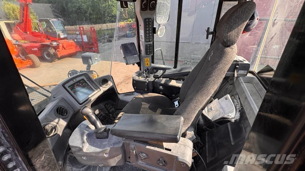 CAT 972 K 輪胎式裝載機