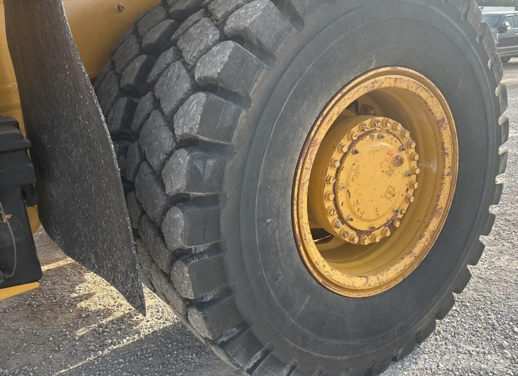 CAT 770 G 鉸接式起吊車