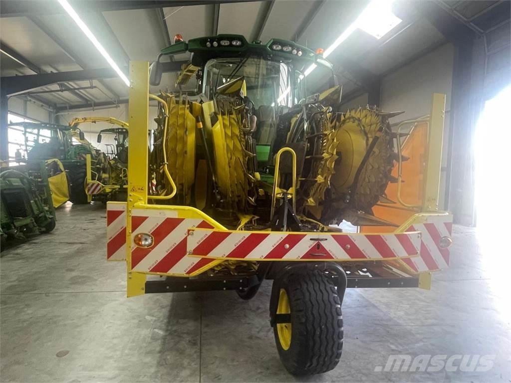 John Deere 9500 i 自走式飼料採集機