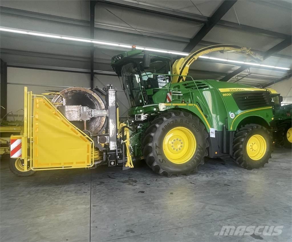 John Deere 9500 i 自走式飼料採集機