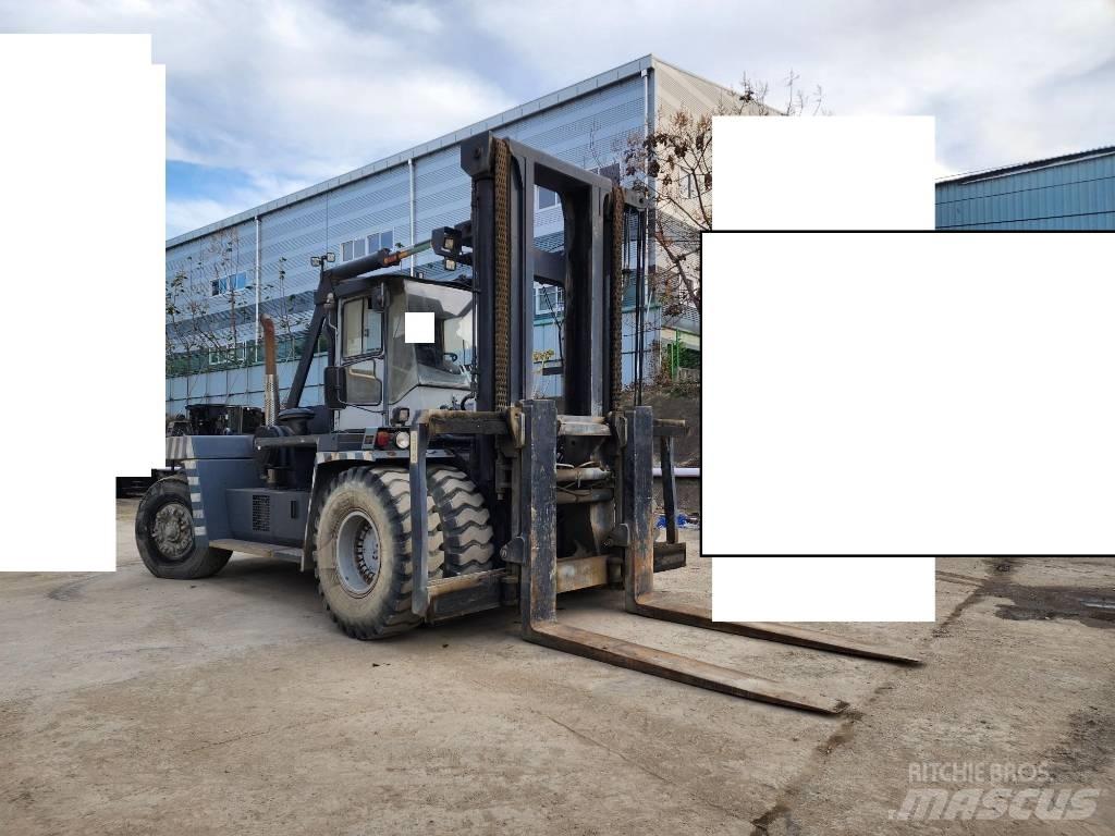 Kalmar DCE 330-12 柴油卡車