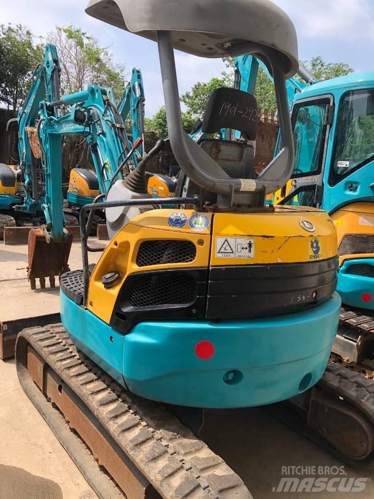 Kubota U 30 小型挖土機/掘鑿機<7t(小型挖掘機)