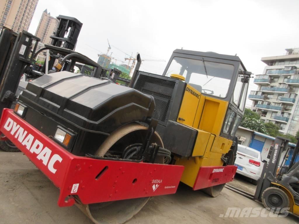 Dynapac CC 421 雙輪滾壓機