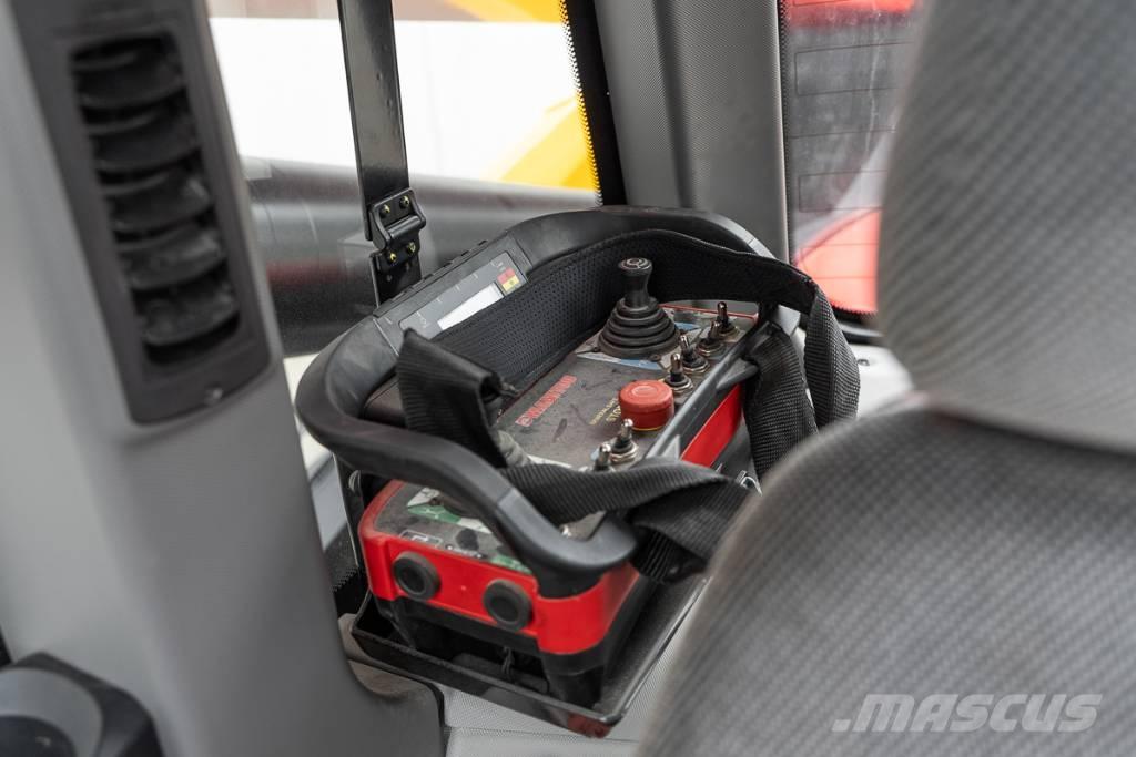 Manitou MRT 2660 伸縮臂操作車