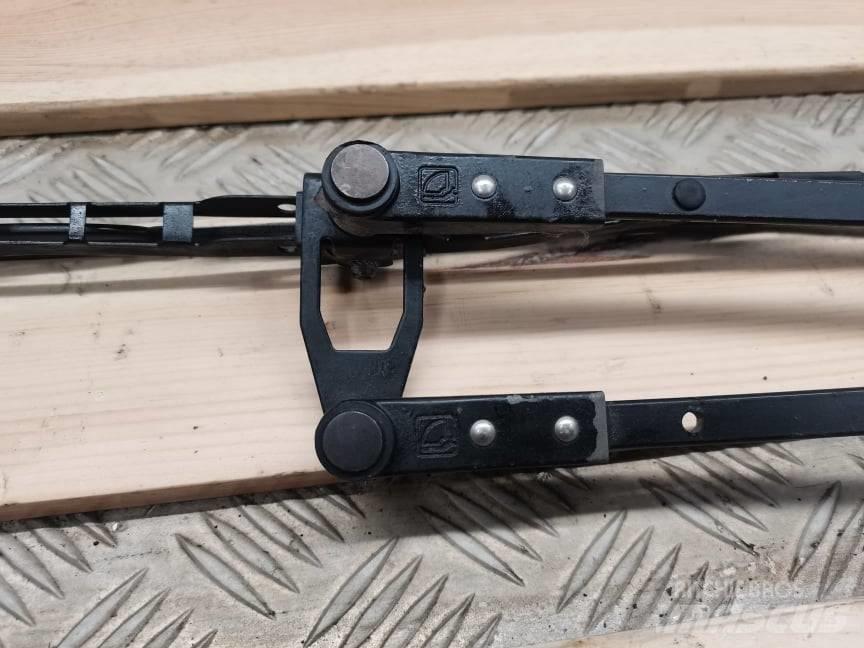Manitou MLT .... wiper 駕駛室與內部