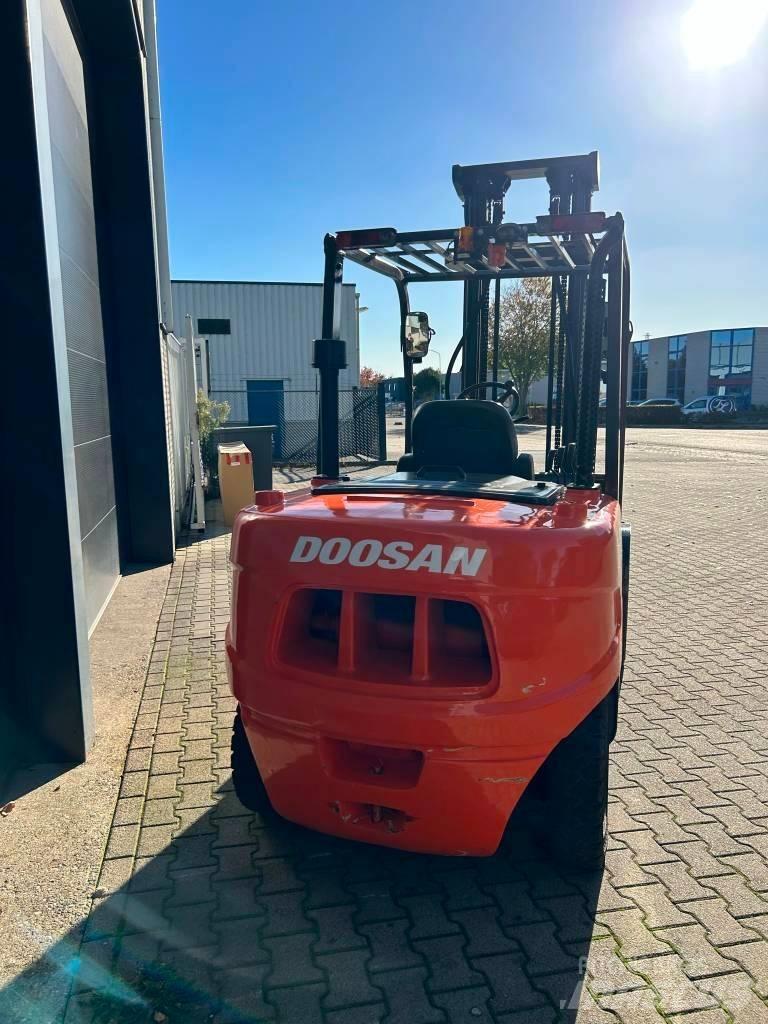 Doosan D50C-5 柴油卡車