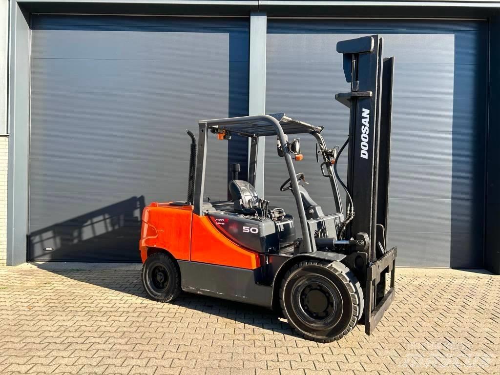 Doosan D50C-5 柴油卡車