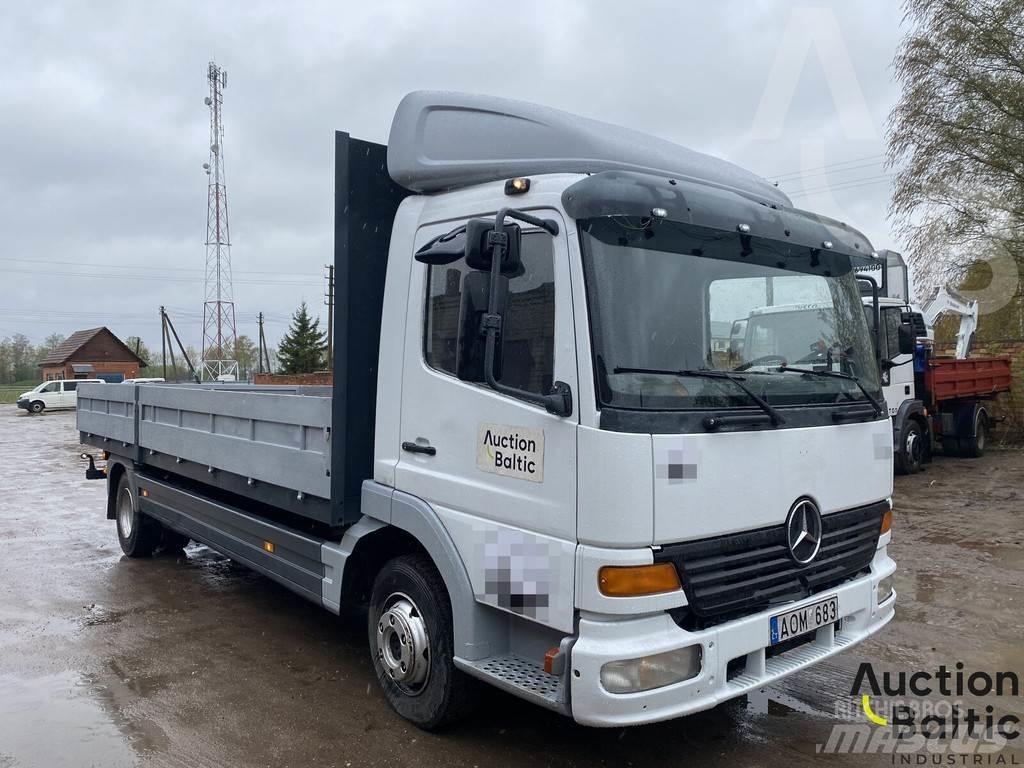 Mercedes-Benz 815 平板式/側卸式卡車