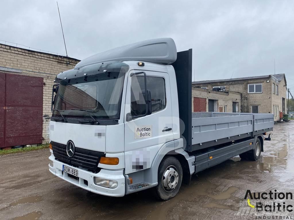 Mercedes-Benz 815 平板式/側卸式卡車