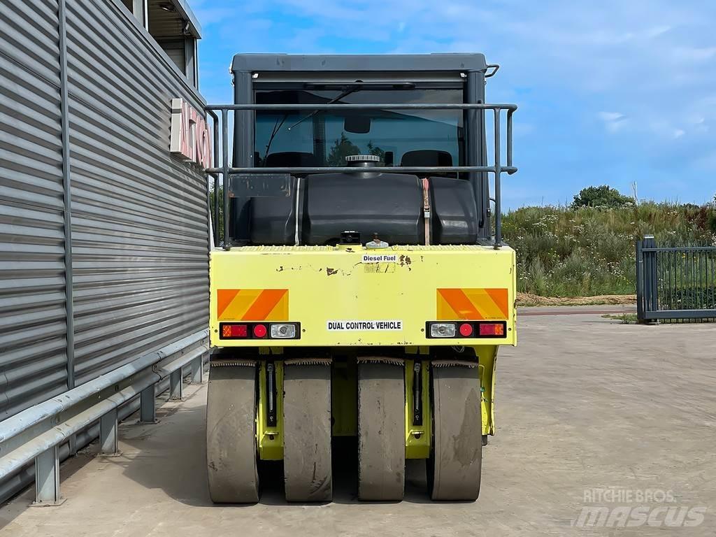Ammann AP 240 膠輪滾壓機