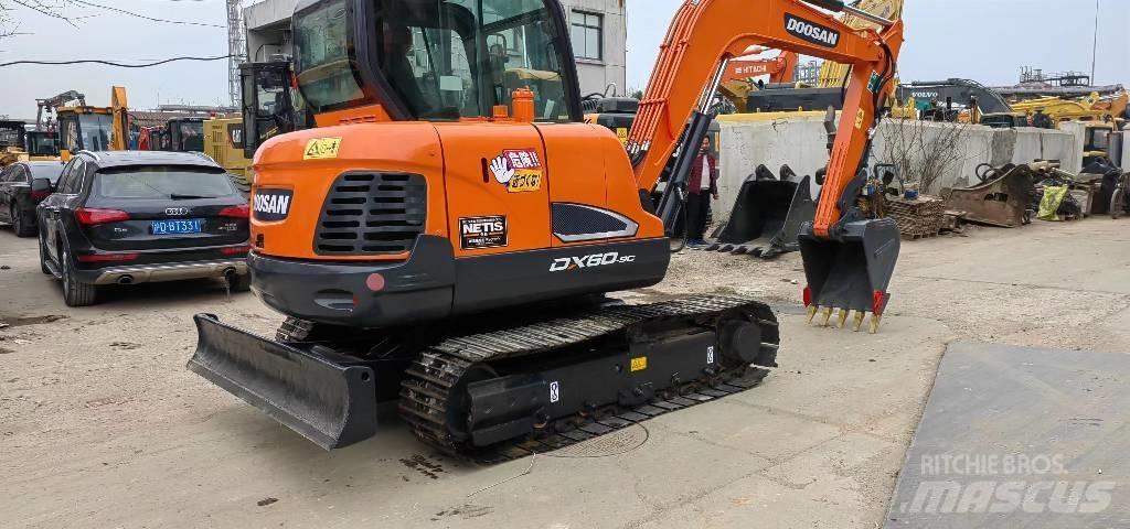 Doosan DX 60-9 C 小型挖土機/掘鑿機<7t(小型挖掘機)