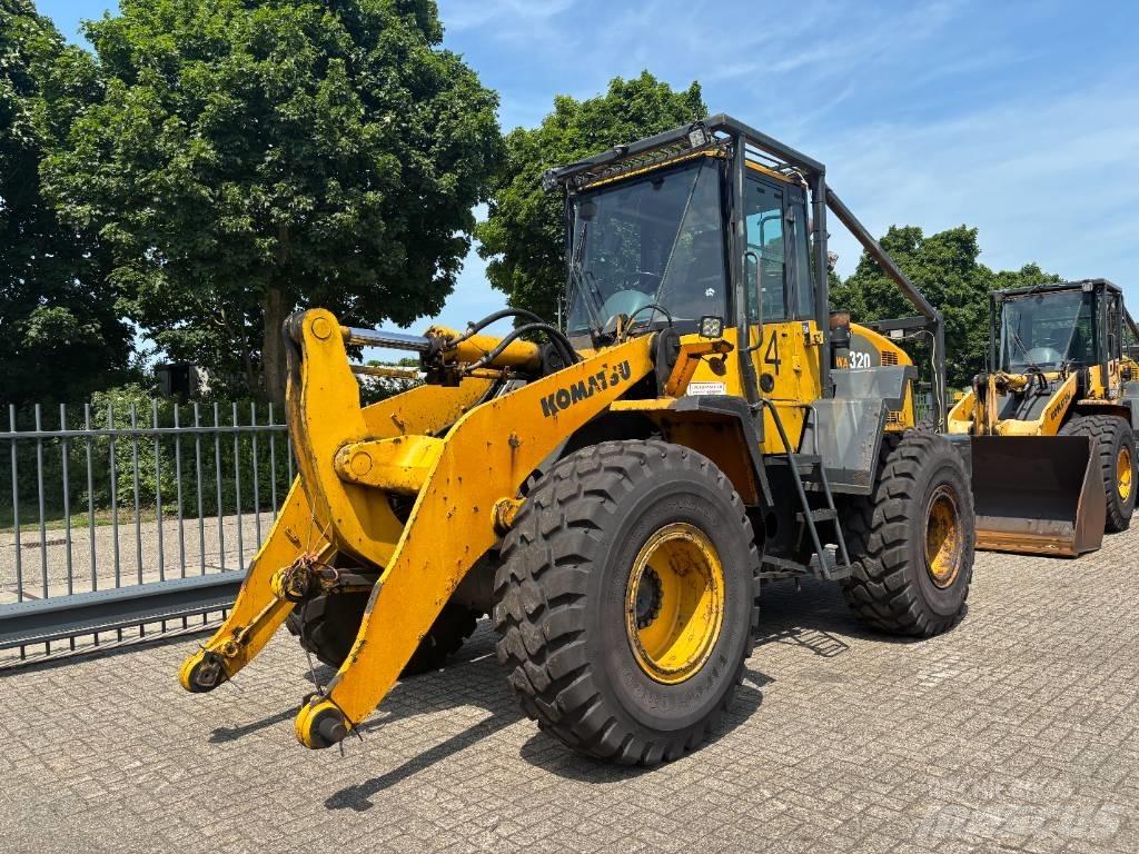 Komatsu WA 320-5 輪胎式裝載機