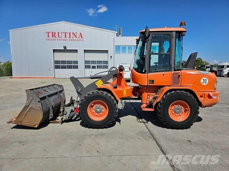Volvo L 30 G 輪胎式裝載機
