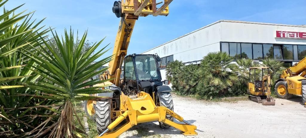 JCB 532-120 伸縮臂操作車