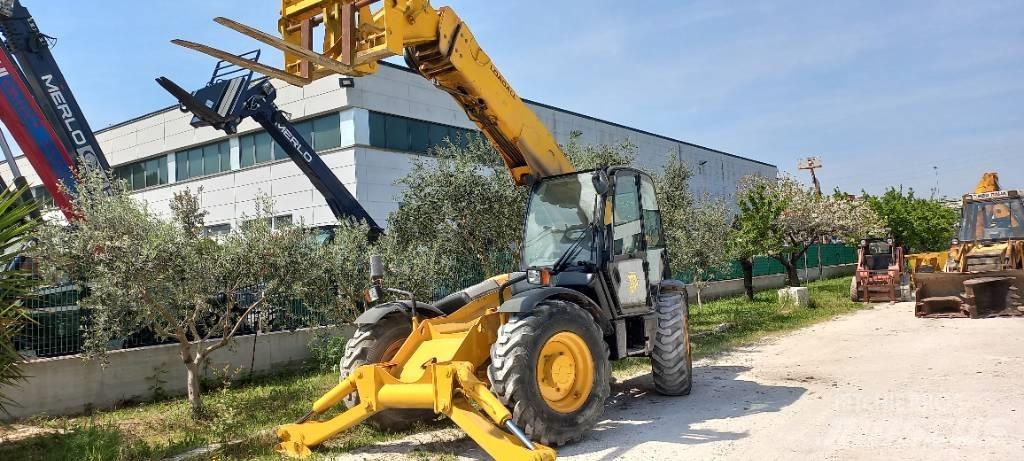 JCB 532-120 伸縮臂操作車