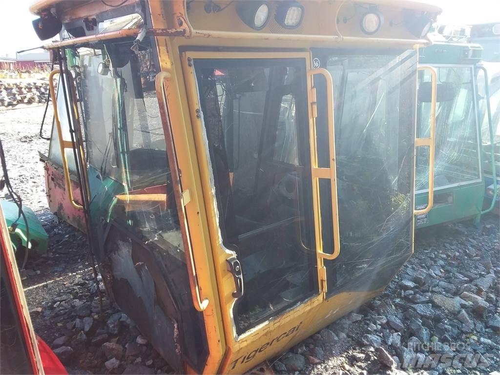 Tigercat 1075 駕駛室與內部