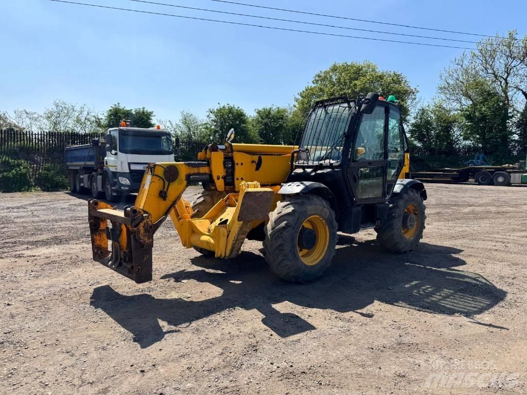 JCB 535-125 伸縮臂操作車